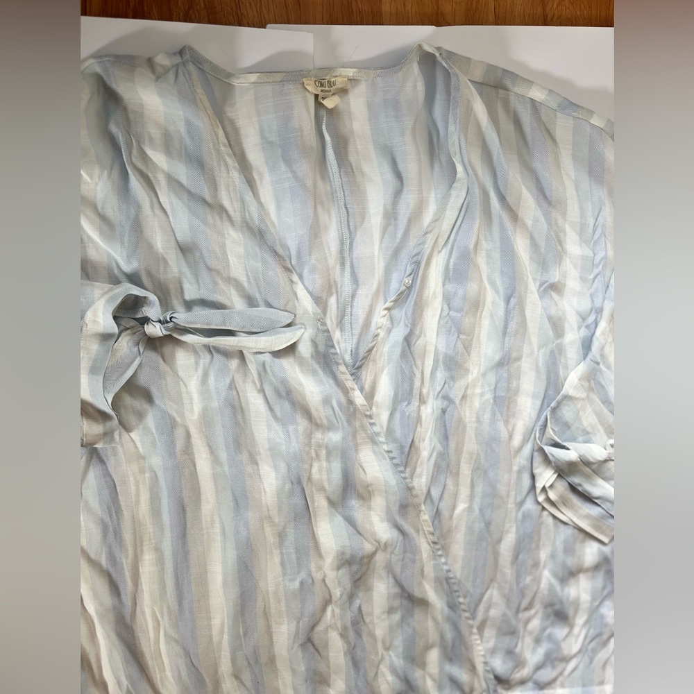 COMO BLUE  WOMAN & Cream Striped Wrap Top